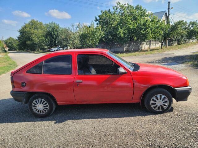 Красный Опель Кадет, объемом двигателя 1.6 л и пробегом 220 тыс. км за 800 $, фото 7 на Automoto.ua