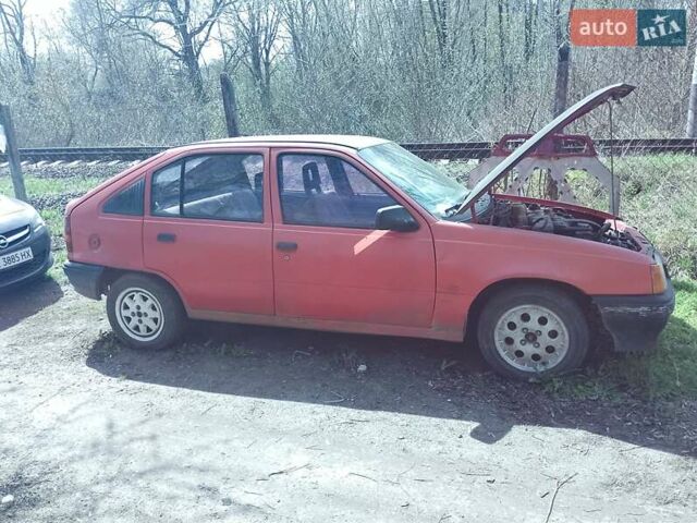 Красный Опель Кадет, объемом двигателя 1.59 л и пробегом 866 тыс. км за 650 $, фото 1 на Automoto.ua