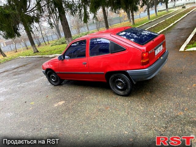 Красный Опель Кадет, объемом двигателя 1.6 л и пробегом 300 тыс. км за 1350 $, фото 6 на Automoto.ua