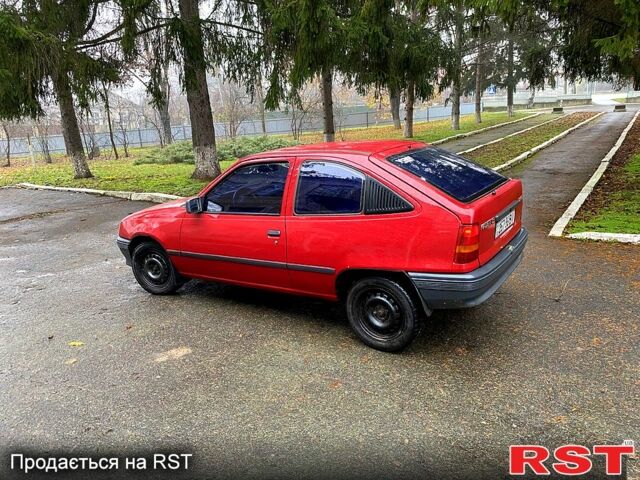 Красный Опель Кадет, объемом двигателя 1.6 л и пробегом 300 тыс. км за 1350 $, фото 2 на Automoto.ua