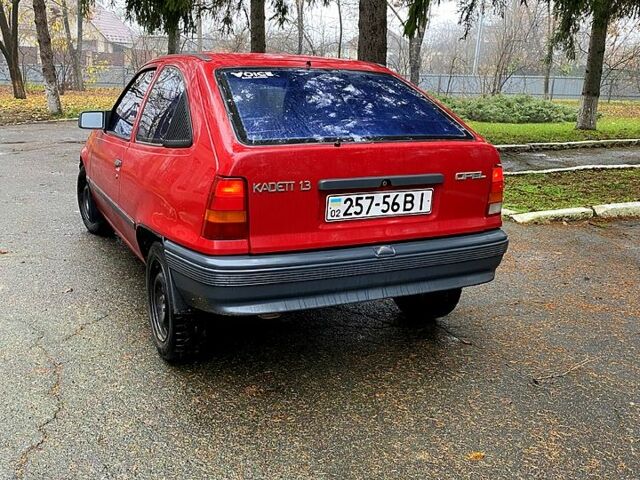 Красный Опель Кадет, объемом двигателя 1.6 л и пробегом 300 тыс. км за 1350 $, фото 5 на Automoto.ua