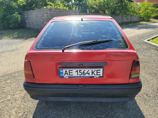Красный Опель Кадет, объемом двигателя 1.6 л и пробегом 220 тыс. км за 800 $, фото 5 на Automoto.ua