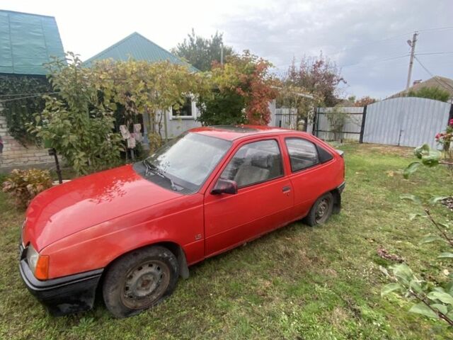 Красный Опель Кадет, объемом двигателя 1.3 л и пробегом 77 тыс. км за 550 $, фото 1 на Automoto.ua