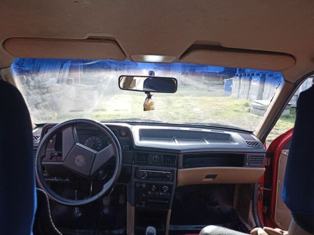 Красный Опель Кадет, объемом двигателя 1.7 л и пробегом 100 тыс. км за 1300 $, фото 2 на Automoto.ua