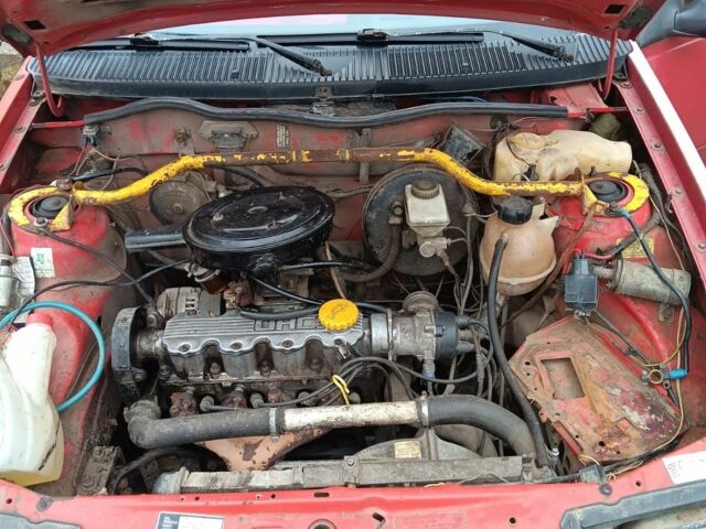 Красный Опель Кадет, объемом двигателя 1.3 л и пробегом 200 тыс. км за 994 $, фото 3 на Automoto.ua