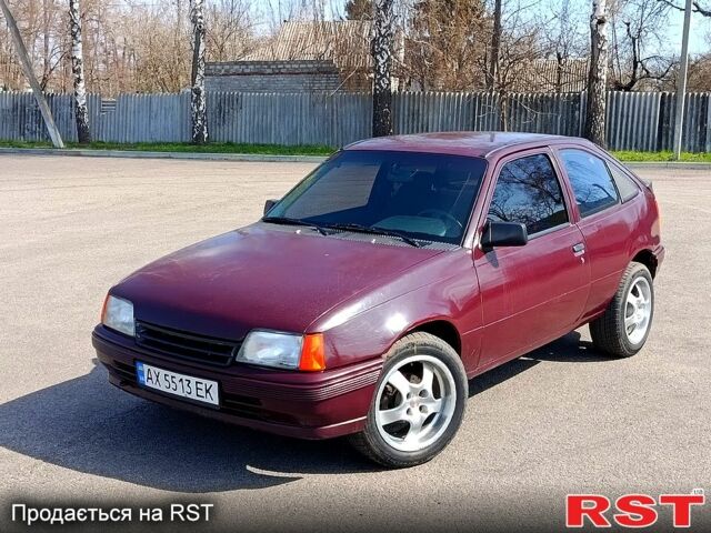 Красный Опель Кадет, объемом двигателя 1.3 л и пробегом 0 тыс. км за 1399 $, фото 3 на Automoto.ua