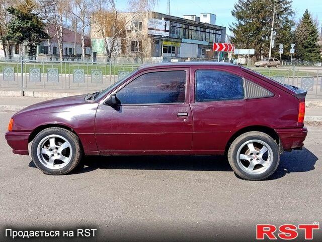 Красный Опель Кадет, объемом двигателя 1.3 л и пробегом 0 тыс. км за 1399 $, фото 4 на Automoto.ua