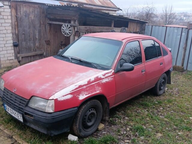 Красный Опель Кадет, объемом двигателя 1.3 л и пробегом 200 тыс. км за 994 $, фото 1 на Automoto.ua