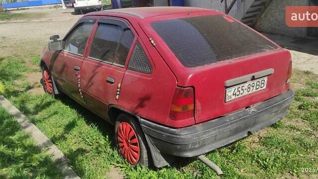 Красный Опель Кадет, объемом двигателя 1.3 л и пробегом 350 тыс. км за 800 $, фото 2 на Automoto.ua