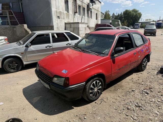 Красный Опель Кадет, объемом двигателя 1.3 л и пробегом 211 тыс. км за 700 $, фото 7 на Automoto.ua