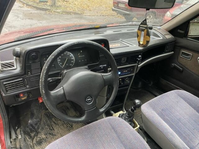 Красный Опель Кадет, объемом двигателя 2 л и пробегом 2 тыс. км за 850 $, фото 6 на Automoto.ua