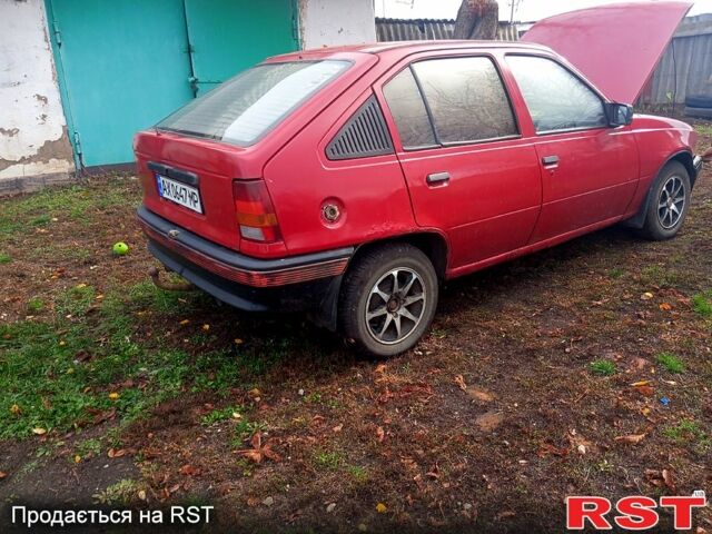 Красный Опель Кадет, объемом двигателя 1.3 л и пробегом 350 тыс. км за 600 $, фото 7 на Automoto.ua