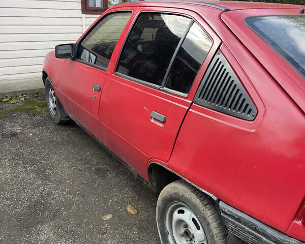 Красный Опель Кадет, объемом двигателя 0 л и пробегом 65 тыс. км за 718 $, фото 2 на Automoto.ua