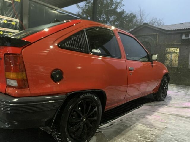 Красный Опель Кадет, объемом двигателя 1.3 л и пробегом 300 тыс. км за 900 $, фото 1 на Automoto.ua