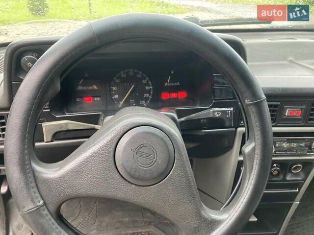 Красный Опель Кадет, объемом двигателя 1.28 л и пробегом 198 тыс. км за 800 $, фото 11 на Automoto.ua