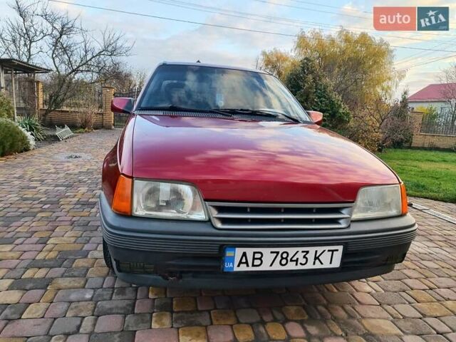 Красный Опель Кадет, объемом двигателя 1.3 л и пробегом 100 тыс. км за 1550 $, фото 1 на Automoto.ua