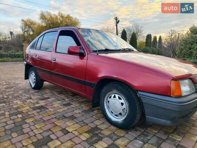 Красный Опель Кадет, объемом двигателя 1.3 л и пробегом 100 тыс. км за 1550 $, фото 2 на Automoto.ua