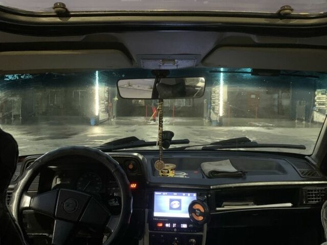 Красный Опель Кадет, объемом двигателя 1.3 л и пробегом 300 тыс. км за 900 $, фото 7 на Automoto.ua