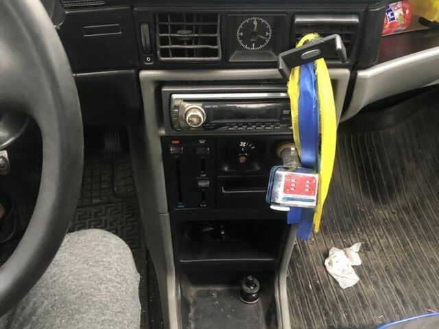 Красный Опель Кадет, объемом двигателя 1.3 л и пробегом 550 тыс. км за 700 $, фото 5 на Automoto.ua