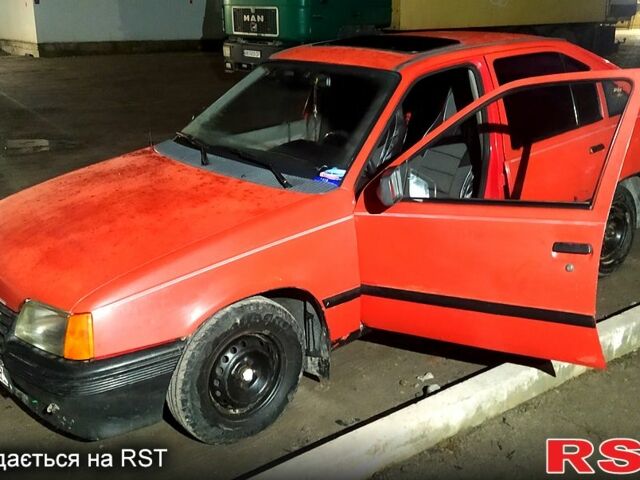 Красный Опель Кадет, объемом двигателя 1.3 л и пробегом 0 тыс. км за 800 $, фото 3 на Automoto.ua