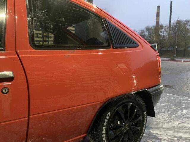 Красный Опель Кадет, объемом двигателя 1.3 л и пробегом 300 тыс. км за 900 $, фото 4 на Automoto.ua