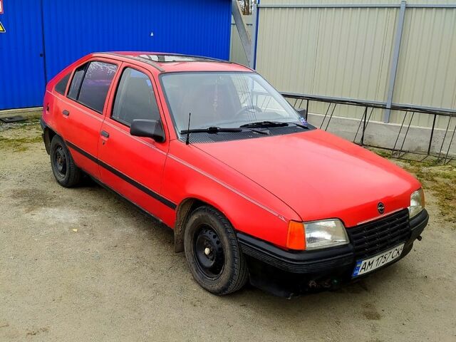 Красный Опель Кадет, объемом двигателя 1.3 л и пробегом 0 тыс. км за 800 $, фото 2 на Automoto.ua