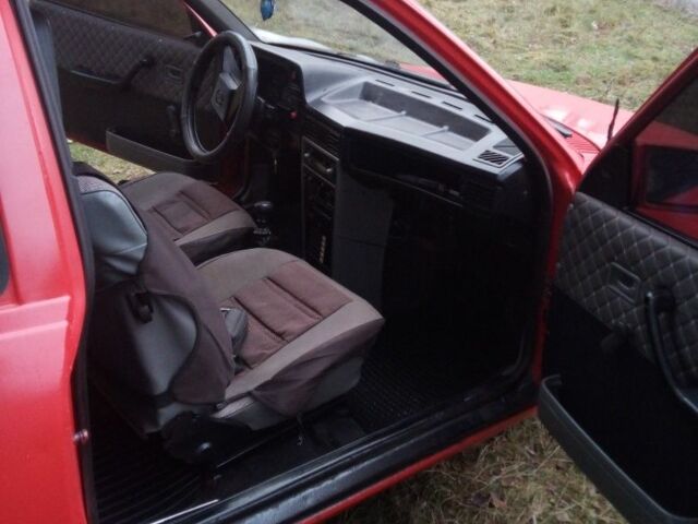 Красный Опель Кадет, объемом двигателя 0 л и пробегом 100 тыс. км за 650 $, фото 6 на Automoto.ua