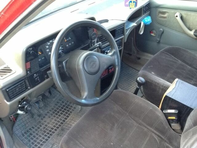 Червоний Опель Кадет, об'ємом двигуна 0 л та пробігом 58 тис. км за 300 $, фото 4 на Automoto.ua