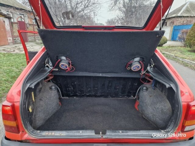 Красный Опель Кадет, объемом двигателя 1.4 л и пробегом 300 тыс. км за 899 $, фото 10 на Automoto.ua