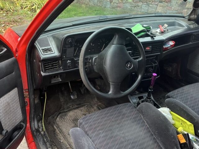 Красный Опель Кадет, объемом двигателя 1.4 л и пробегом 3 тыс. км за 500 $, фото 8 на Automoto.ua