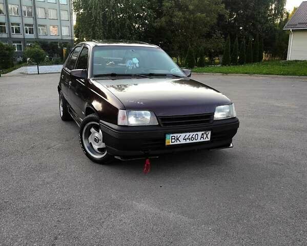 Красный Опель Кадет, объемом двигателя 1.6 л и пробегом 222 тыс. км за 1450 $, фото 6 на Automoto.ua