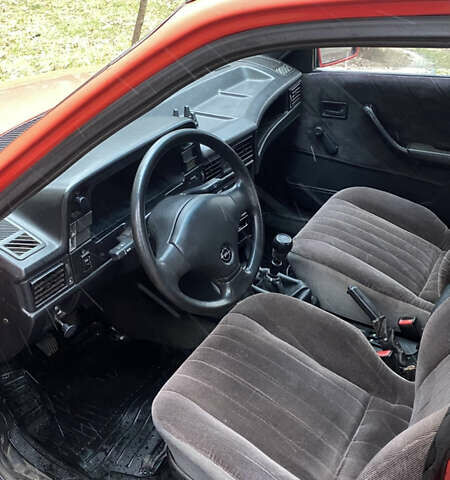 Червоний Опель Кадет, об'ємом двигуна 1.4 л та пробігом 300 тис. км за 650 $, фото 7 на Automoto.ua