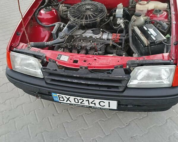 Красный Опель Кадет, объемом двигателя 1.4 л и пробегом 180 тыс. км за 1550 $, фото 9 на Automoto.ua