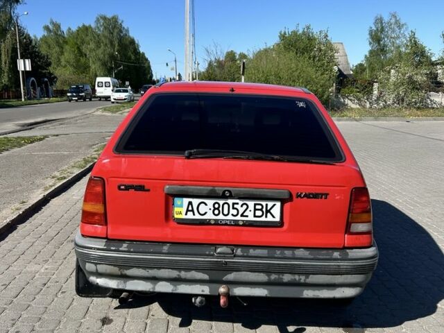 Червоний Опель Кадет, об'ємом двигуна 1.4 л та пробігом 390 тис. км за 900 $, фото 4 на Automoto.ua