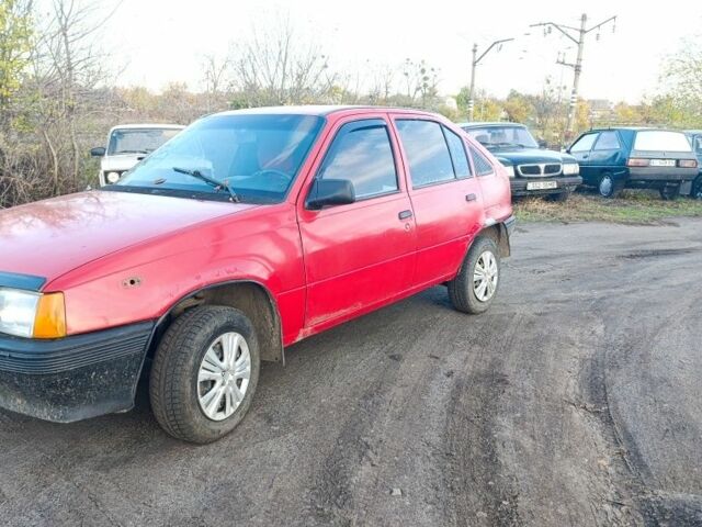 Червоний Опель Кадет, об'ємом двигуна 1 л та пробігом 111 тис. км за 650 $, фото 1 на Automoto.ua