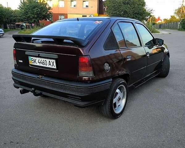 Красный Опель Кадет, объемом двигателя 1.6 л и пробегом 222 тыс. км за 1450 $, фото 7 на Automoto.ua