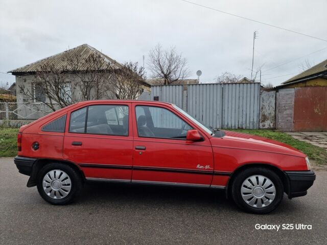 Красный Опель Кадет, объемом двигателя 1.4 л и пробегом 300 тыс. км за 899 $, фото 16 на Automoto.ua