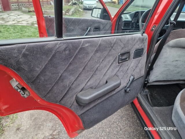 Красный Опель Кадет, объемом двигателя 1.4 л и пробегом 300 тыс. км за 899 $, фото 8 на Automoto.ua