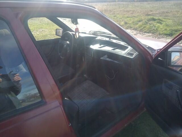 Красный Опель Кадет, объемом двигателя 0 л и пробегом 300 тыс. км за 550 $, фото 5 на Automoto.ua