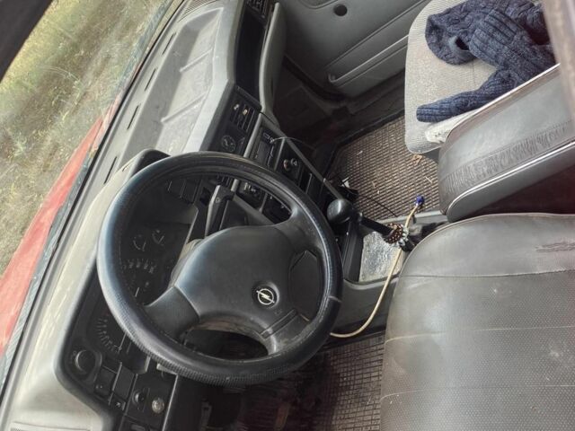 Червоний Опель Кадет, об'ємом двигуна 1 л та пробігом 200 тис. км за 500 $, фото 2 на Automoto.ua