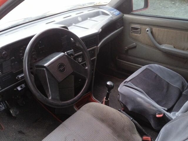 Красный Опель Кадет, объемом двигателя 0 л и пробегом 350 тыс. км за 600 $, фото 3 на Automoto.ua