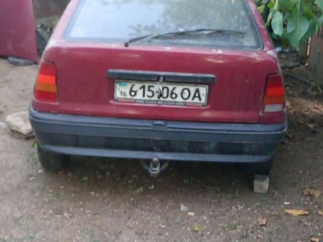 Красный Опель Кадет, объемом двигателя 1.3 л и пробегом 882 тыс. км за 300 $, фото 5 на Automoto.ua