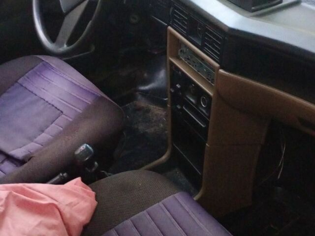 Красный Опель Кадет, объемом двигателя 1.3 л и пробегом 882 тыс. км за 300 $, фото 3 на Automoto.ua