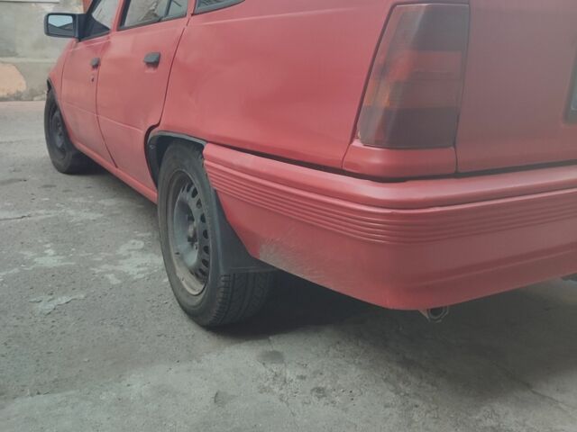 Красный Опель Кадет, объемом двигателя 1.3 л и пробегом 10 тыс. км за 800 $, фото 3 на Automoto.ua