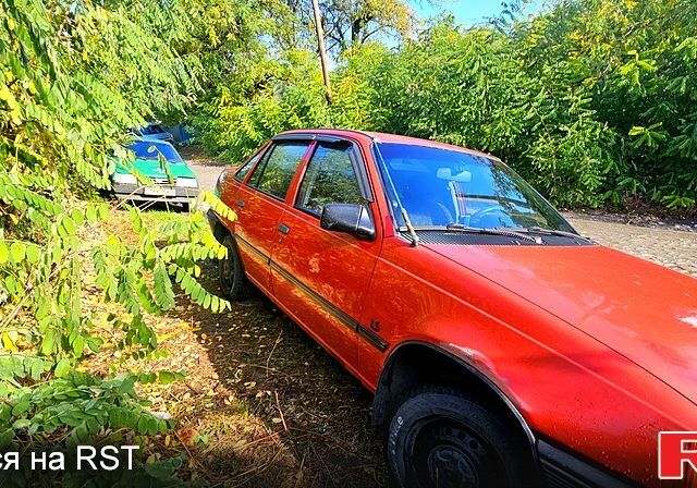 Красный Опель Кадет, объемом двигателя 1.3 л и пробегом 300 тыс. км за 1190 $, фото 3 на Automoto.ua