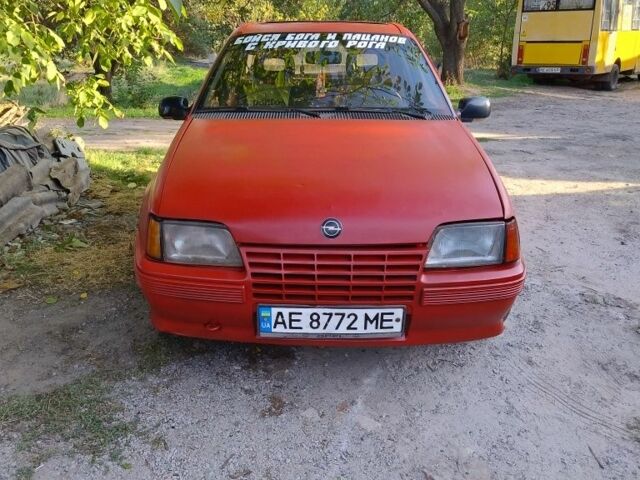 Красный Опель Кадет, объемом двигателя 1.7 л и пробегом 500 тыс. км за 1500 $, фото 1 на Automoto.ua