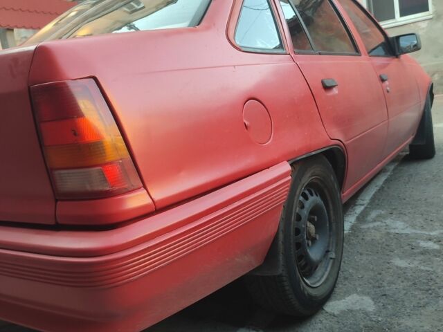 Красный Опель Кадет, объемом двигателя 1.3 л и пробегом 10 тыс. км за 800 $, фото 2 на Automoto.ua