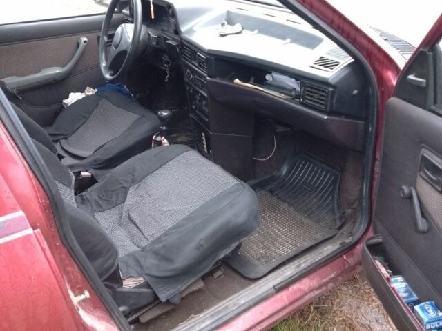 Червоний Опель Кадет, об'ємом двигуна 1.3 л та пробігом 145 тис. км за 750 $, фото 3 на Automoto.ua