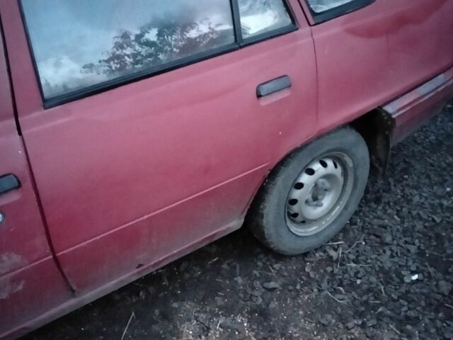 Красный Опель Кадет, объемом двигателя 1.4 л и пробегом 2 тыс. км за 1000 $, фото 3 на Automoto.ua