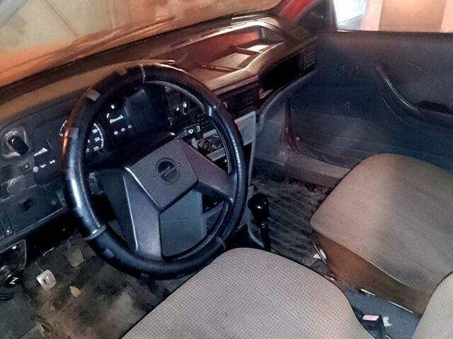 Червоний Опель Кадет, об'ємом двигуна 1.8 л та пробігом 350 тис. км за 480 $, фото 5 на Automoto.ua